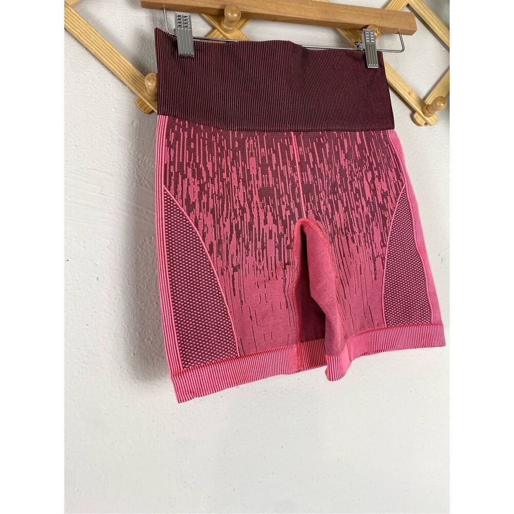 LULULEMON | Sculpt Short Bike Short Electric Coral - Picture 2 of 4